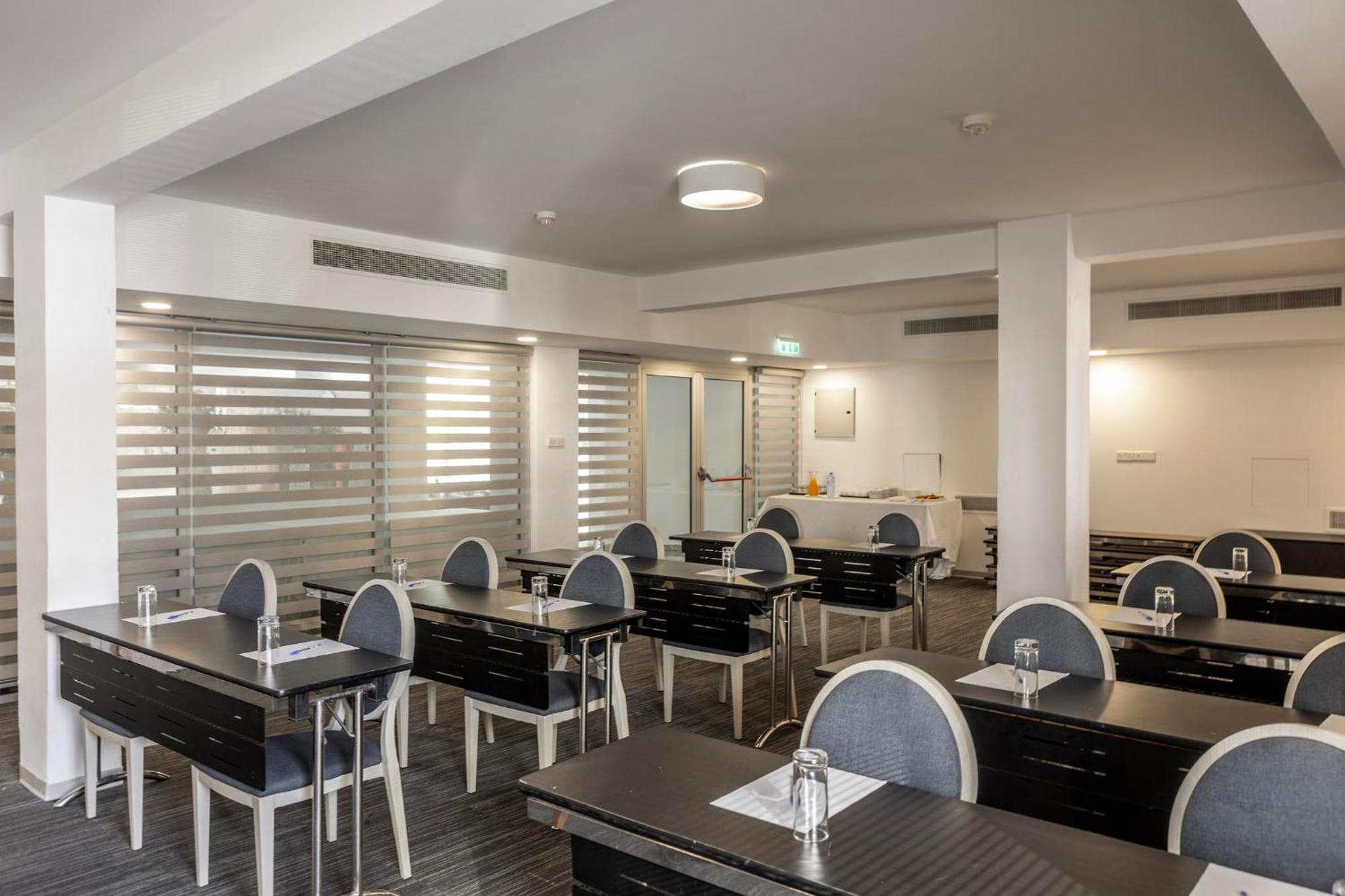 Park Beach Hotel Limassol Luaran gambar