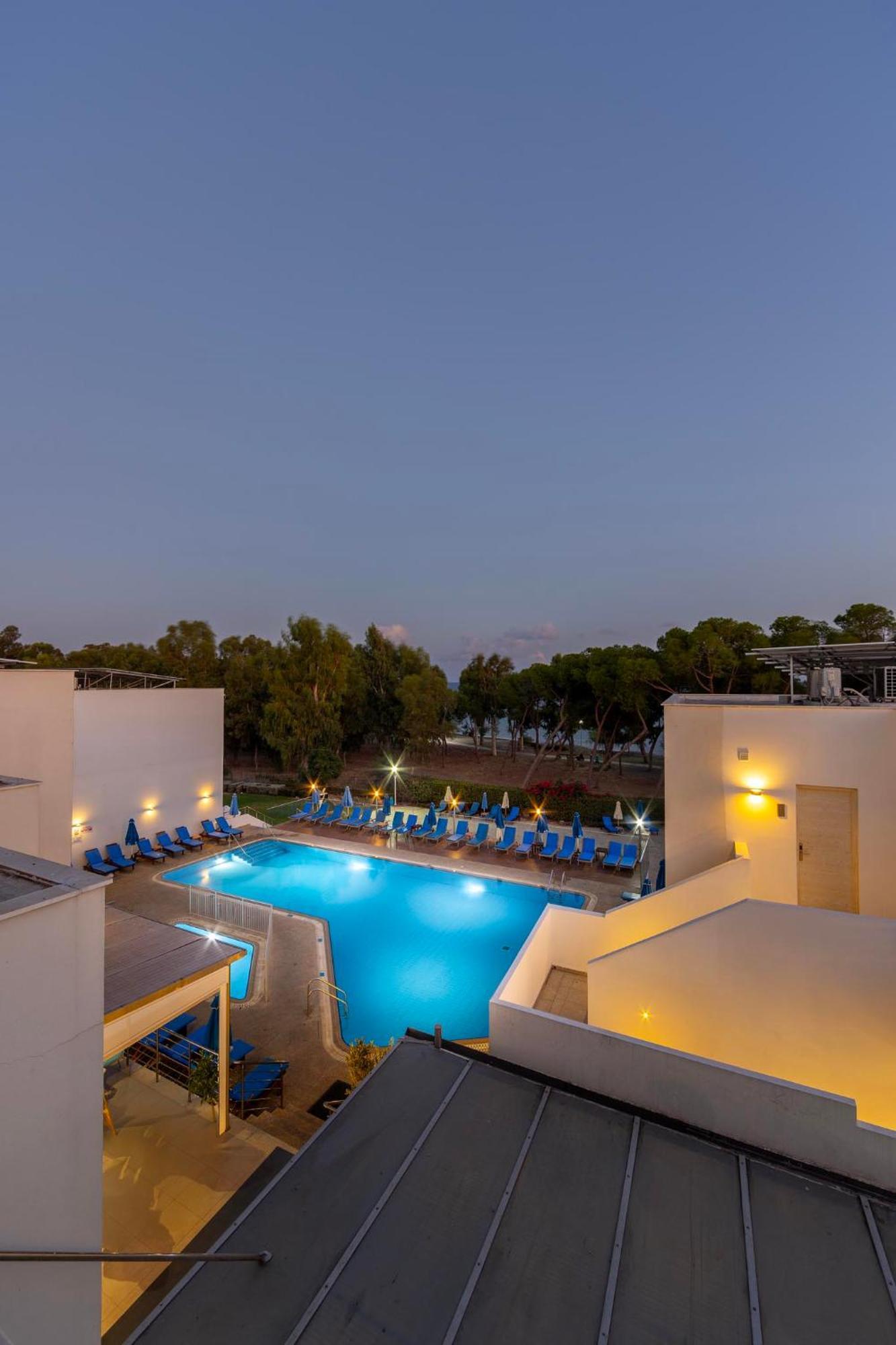 Park Beach Hotel Limassol Luaran gambar